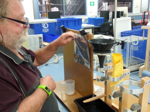 Packing Aid for Seeds