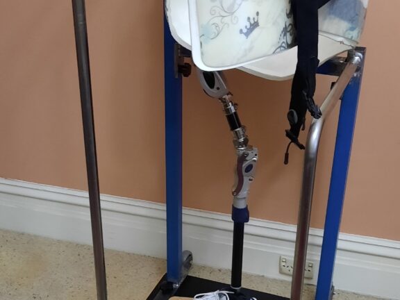 Mobile Mounting Frame for Prosthetic Leg