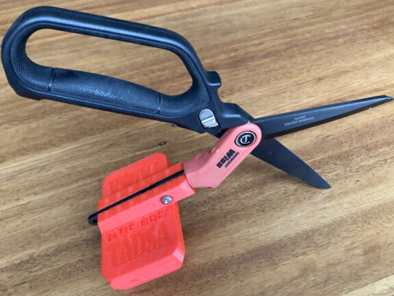 scissor which comes with push support